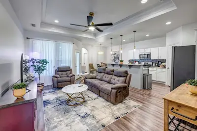 Image de Quiet Modern 3br Home • Patio & Workspace