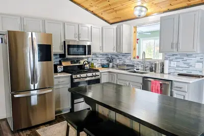 Image de Beautiful private home located in Lewiston Michigan.