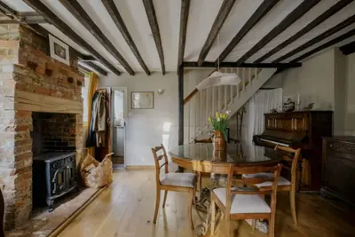 Image de Charming Grade Ii-Listed Tudor Cottage in the Sussex High Weald