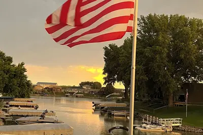 Image de 3-bedroom 2 bath lakehouse at Johnson's Lake