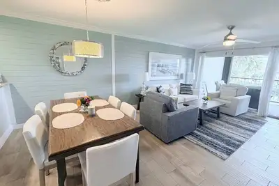 Image de The Beach Haven - Walk To Beach And Heated Pools!