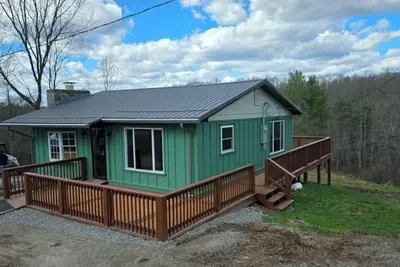 Image de Cozy 2-bedroom cabin in burroak state park with Ac and hot tub,