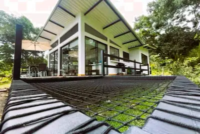 Image de Family cabin in La Mesa: Bbq, mesh and fishing. With access to swimming pool and jacuzzi.