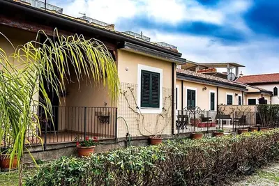 Image de Casa Bianca, Historic cottage in lush greenery, steps from the sea