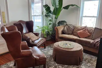 Image de 3 Bedroom Hudson Valley Loft with private porch in the heart of Chatham Village