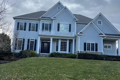 Image de Gorgeous, Refined 6-Bedroom Home in Sought After Franklin Park in Mclean