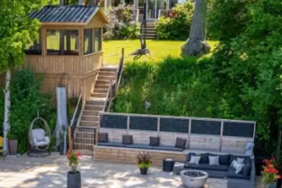 Image de Island retreat on Rice Lake with sunset views, fire pit and fully fenced yard.