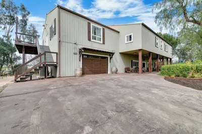 Image de Temecula Wine Country Retreat  Spa & Game Room