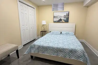 Image de Two Bedrooms Basement Apartment - Heartland Area