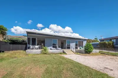 Image de Pohara's Beachside Bliss