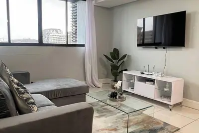 Image de Kaitlin kJG Cbd with gym&pool apartment