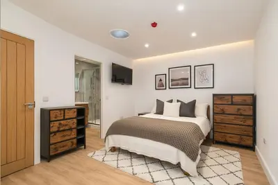 Image de 5 Min walk to Nottingham's Vibrant Bars, Restaurants, Pubs, Theatres, & Clubs