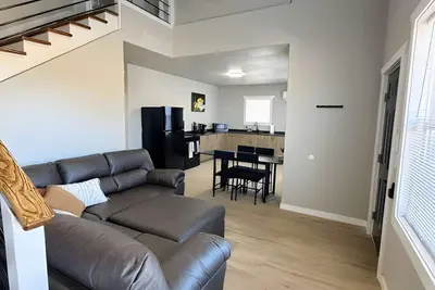 Image de Brand New 3br | Laundry| Quiet & Private