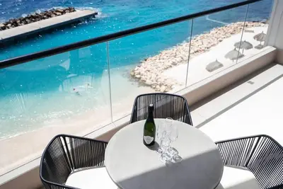 Majestic 2-Bed Premium Ocean Front Suite | Bocobay