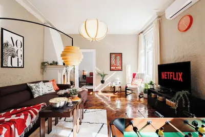 Image de Fireplace Magic 108m² with Balcony & Foosball