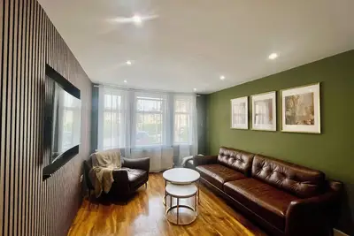 Image de Lovely Paisley Home with Parking - Pass the Keys