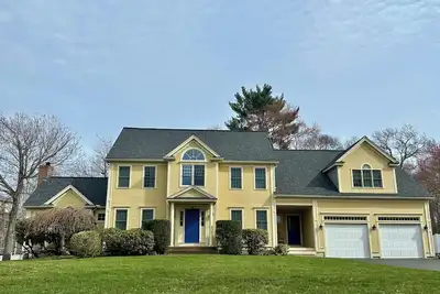 Image de \nCozy 2-bedroom apartment in a charming South Shore of Boston neighborhood