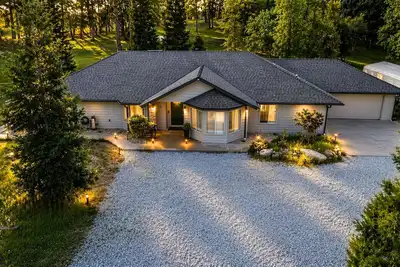 Image de Spacious 3-Acre Ranch Retreat Near Yosemite & Bass Lake with Hot Tub & Game Room