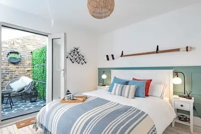 Image de 5 minutes to the beach :  Seabreeze Cottage by Foreland Cottages