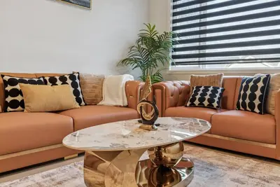 Image de The Urban Haven | Curated 3bed Luxury in Calgary
