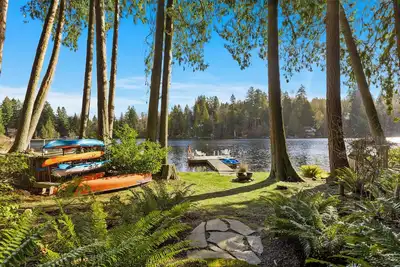 Image de Lakefront Cottages/ dock/ kayaks/ grill/ firepit/ views/ easy access to Seattle