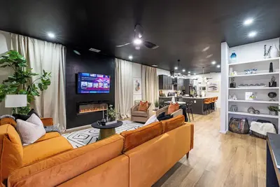 Image de Relaxation at Oakview Manor, 3 bedroom new build loaded with character & comfort