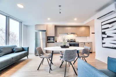 Image de Spacious 3br Near Mount Royal & McGill