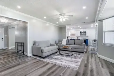 Image de Spacious Furnished Home Near Downtown Plano, perfect for Work or Travel