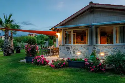 Image de Belle maison de vacances avec piscine privée, Wifi, climatisation, Tv, patio et animaux admis