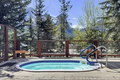 Image de Rockies resort condo fits 4 with hot tub, fitness room, parking & close to town