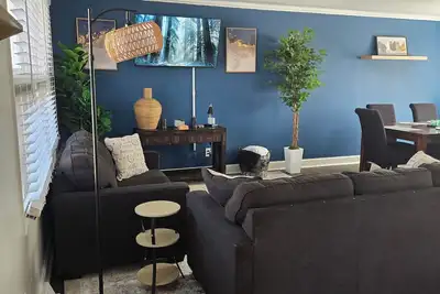 Image de Cozy 3 Br Home Near Clt International Airport and 10 min from Uptown Clt