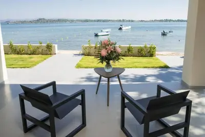 Tiamo Secrets - Beach Front by RentalsPro