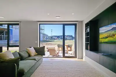 Image de Luxury Escape • Patio w Firepit • 2 Car Garage • Central Heating/Cooling • Wi-Fi
