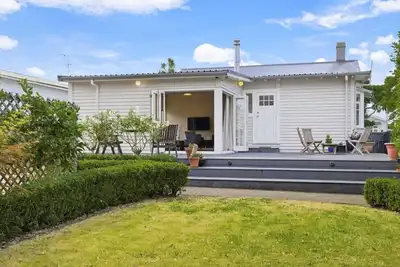 1920s Character Gem in Sandringham | Garden & Deck
