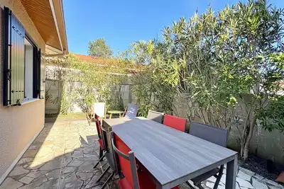 Image de Maison avec Plages à pied - Terrasse agréable - Quartier idéal
