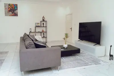 Image de Splendide T3 à Libreville | Luxe | Grand lit | Balcon | Parking