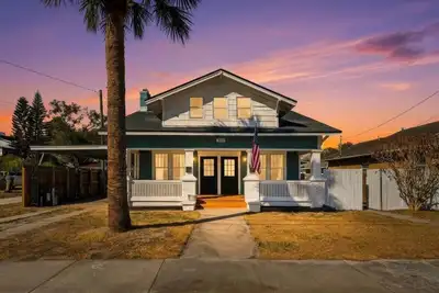 Image de Historic Lemon Porch: Walk to Lake Mirror & Downtown