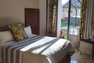 Image de Maison de charme        au calme, 15mn  de Nimes et de son passé historique.