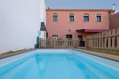 Image de Maison de vacances 'Les Orenetes Casa Rural' avec vue montagne, piscine privée et Wi-Fi
