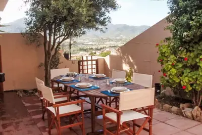 Image de Magnifique maison de vacances privée pour 6 personnes avec climatisation, Wifi, Tv et terrasse