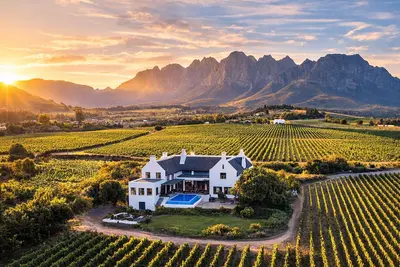 Image de Luxury 7-Bedroom Manor on Stellenbosch Wine Estate, Mountain & Vineyard Views