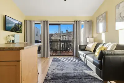 Image de The Nook - Indoor Pool, Lakeside Pool, & Top Floor!