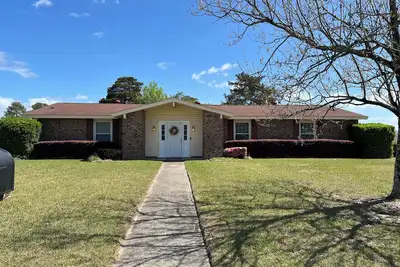 Image de Restful ranch, 4. 6 miles from The Masters. 3-bedroom house, 2 full baths