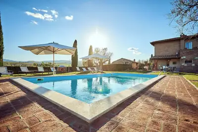 Image de Adults Only: Exclusive Wine Estate with Luxury Suites in Montepulciano