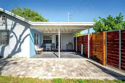 Image de Luxury 2br Hollywood Retreat w/ Jacuzzi & Free Parking