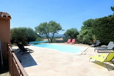 Image de Villa « Maison Eyrargues 6p » avec piscine privée, Wi-Fi et climatisation