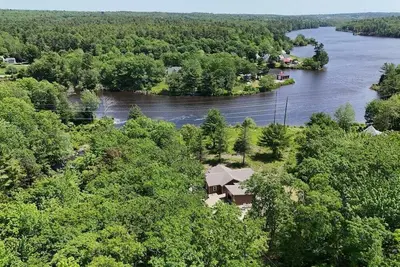 Image de Shoreline Solace-Peaceful, Riverfront!