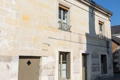 Image de Maison de charme rénovée avec jardin au cœur de la Chartre sur le Loir