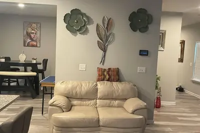 Image de Cozy 3 bedroom house  2300 sq feet in Atlanta 15 minutes from Hartsfield Airport