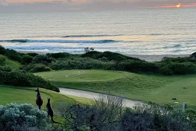 Image de The Sanctuary - Absolute ocean front\nHouse sleeps 8. 4 bedrooms 2. 5 bath